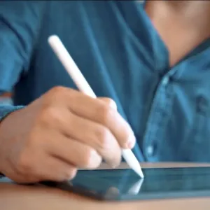 Paperlike 2.1 matte screen protector on iPad Air 13" 2024, with Apple Pencil writing on screen